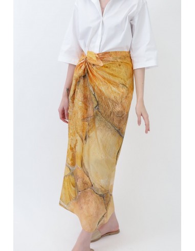 PAREO IN HAND-DYED SILK IN GOLD SAND en ligne des produits 